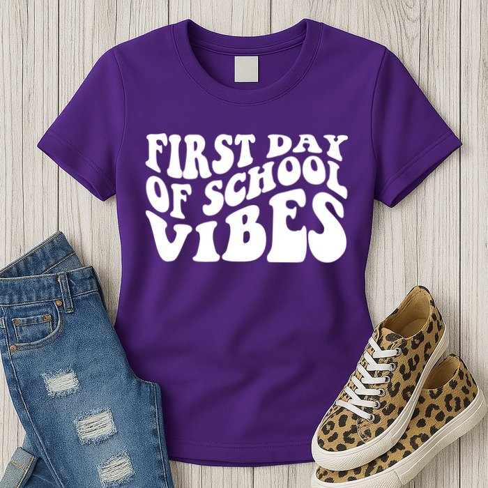 First Day Of School Vibes Retro Womens T-Shirt