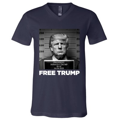 Free Donald Trump Mugshot V-Neck T-Shirt