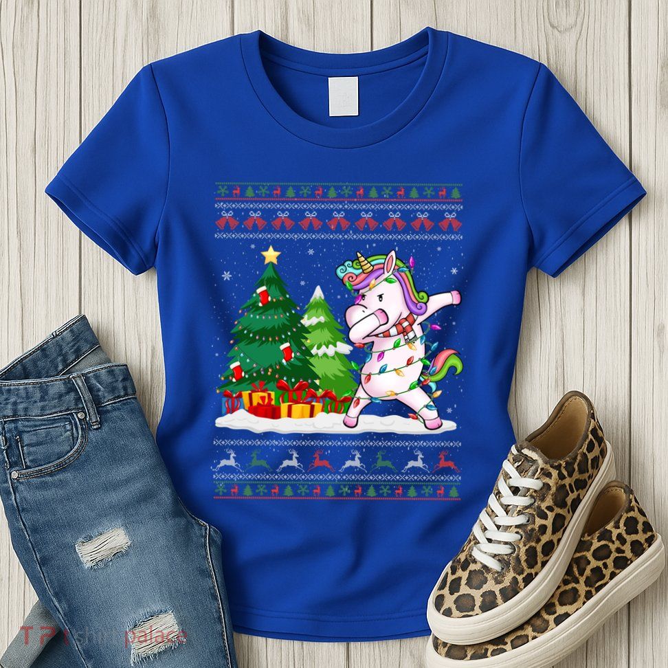Funny Dabbing Unicorn Lover Santa Hat Ugly Christmas Sweater Cool Gift Womens T-Shirt