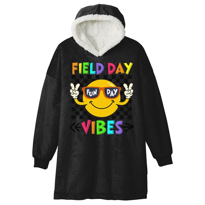 Field Day Vibes 2025 Happy Field Day Vibes Teacher Hooded Wearable Blanket