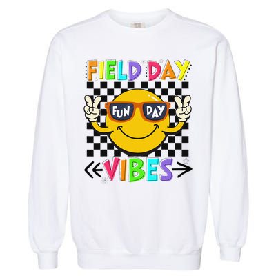 Field Day Vibes 2025 Happy Field Day Vibes Teacher Garment-Dyed Sweatshirt