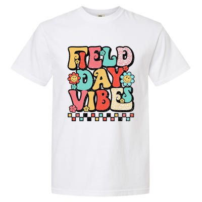 Field Day Vibes Groovy Summer Teacher Last Day Of School Garment-Dyed Heavyweight T-Shirt