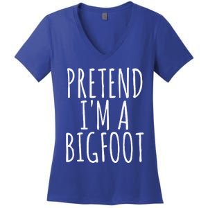 Funny Easy Lazy Halloween PRETEND IM A BIGFOOT COSTUME Women's V-Neck T-Shirt