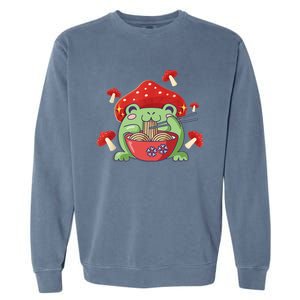 Frog Eating Ra Anime Japanese Noodles Cute Frog Lover Garment-Dyed Sweatshirt