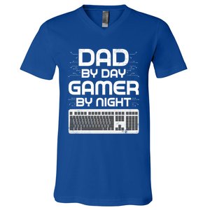 Funny Fathers Day Gaming Gift Dad By Day Gamer By Night Gift V-Neck T-Shirt