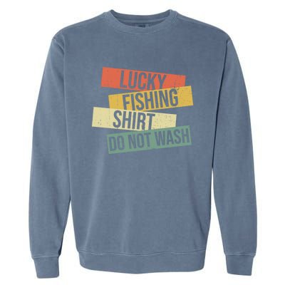 Fishing Fisher Fisher Bass Lake Life Fish Catcher Cool Gift Garment-Dyed Sweatshirt