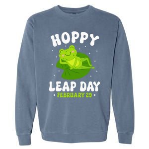 Funny Frog Hoppy Leap Day February 29 Birthday Leap Year Garment-Dyed Sweatshirt