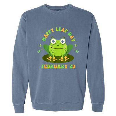 Funny Frog Lovers Happy Leap Day February 29 Green Vintage Garment-Dyed Sweatshirt