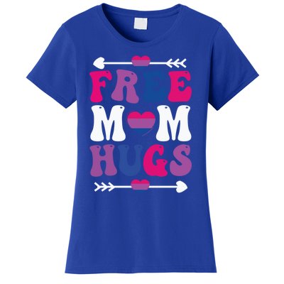 For Funny Moms Free Hugs Design Moms Hugs Free Mom Hugs Cute Gift Women's T-Shirt