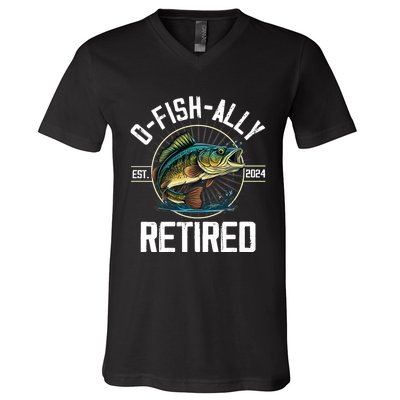 Fisherman Fishing Retirement Gift Ofishally Retired 2024 V-Neck T-Shirt