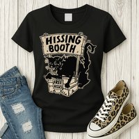 Funny Goth Black Cat Hissing Booth For Cat Moms & Cat Dads Womens T-Shirt