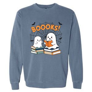 Funny Ghost Book Reading Halloween Design For Book Lovers & Teachers Garment-Dyed Sweatshirt