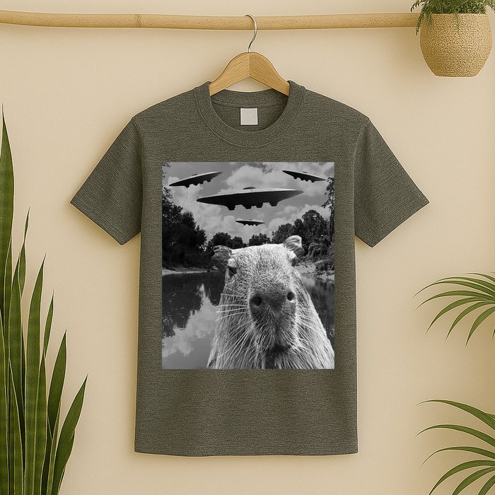 Funny Graphic Capybara Selfie With Ufos Weird T-Shirt