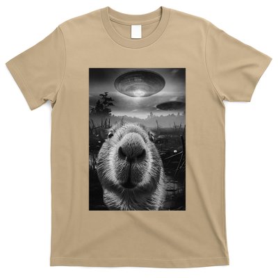Funny Graphic Capybara Selfie With Ufos Weird T-Shirt
