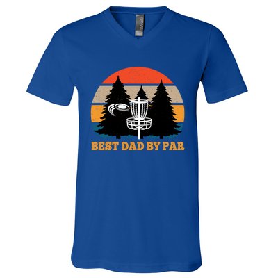 Frisbee Golf Fathers Day Funny Best Dad By Par Disc Golf Great Gift V-Neck T-Shirt