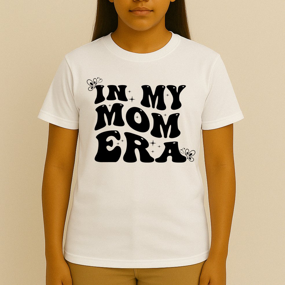 Funny Groovy In My Mom Era T-Shirt