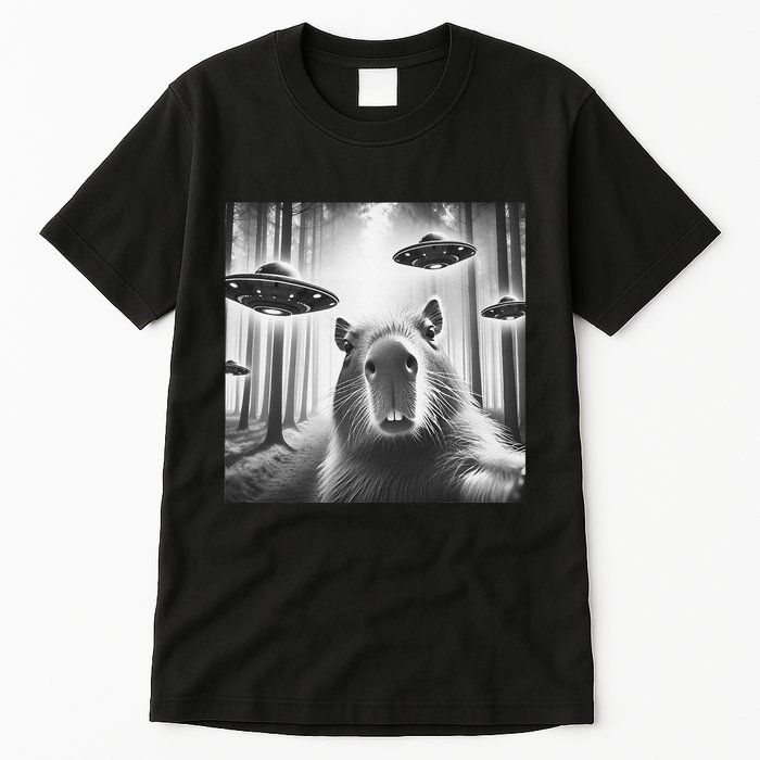 Funny Graphic Novelty Capybara Selfie With Ufo Weird Silly Tall T-Shirt