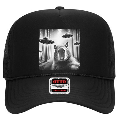 Funny Graphic Novelty Capybara Selfie With Ufo Weird Silly Trucker Hat