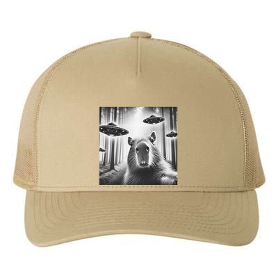Funny Graphic Novelty Capybara Selfie With Ufo Weird Silly Yupoong Adult 5-Panel Trucker Hat