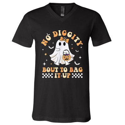 Funny Ghost No Diggity Bout To Bag It Up Spooky Halloween V-Neck T-Shirt