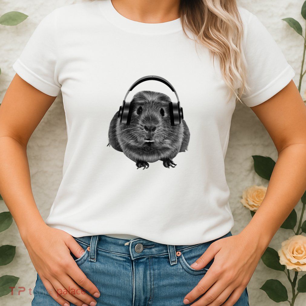 Funny Guinea Pig Graphic Tees Guinea Pig Headphones Womens T-Shirt