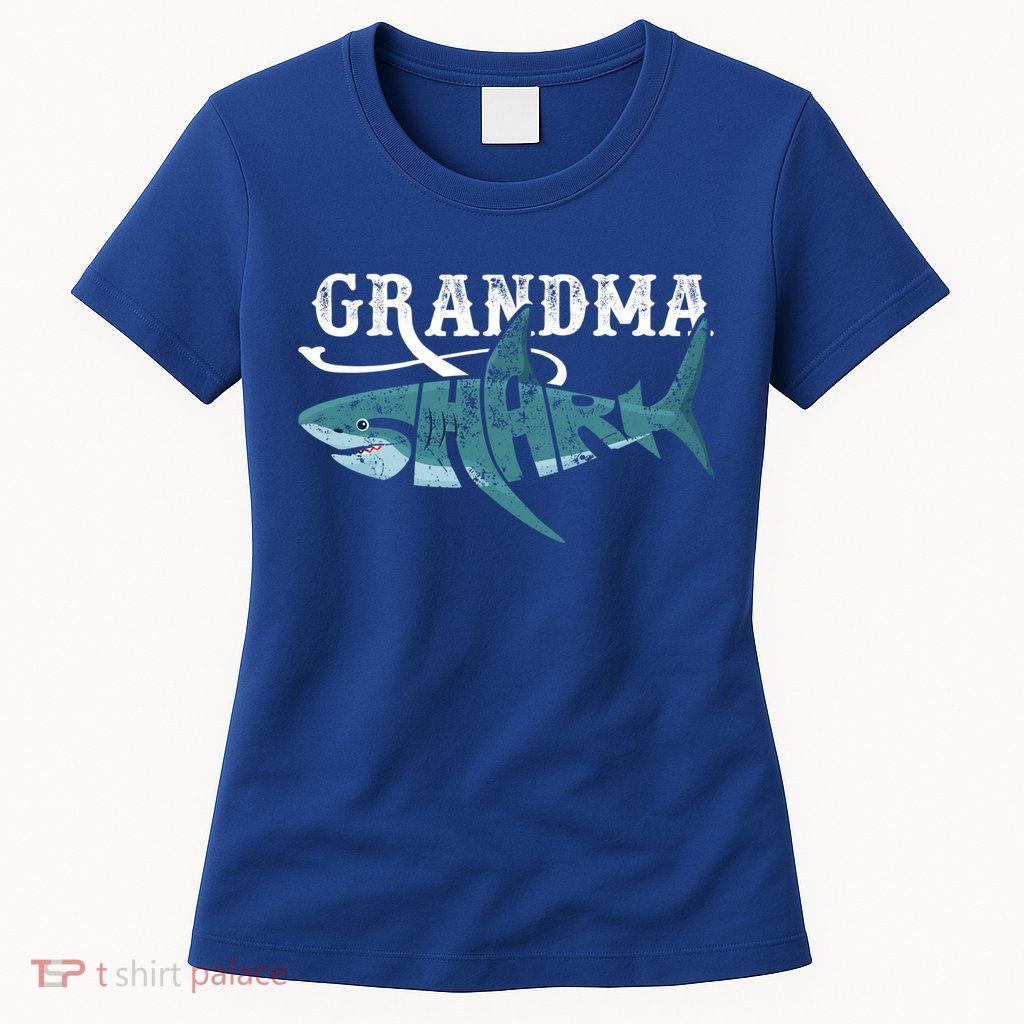 Funny Grandma Shark Family Matching Shark Lover Ocean Animal Gift Womens T-Shirt