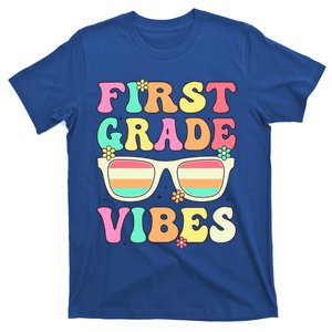 First Grade Vibes Retro Sunglasses Back To School Cool Gift T-Shirt