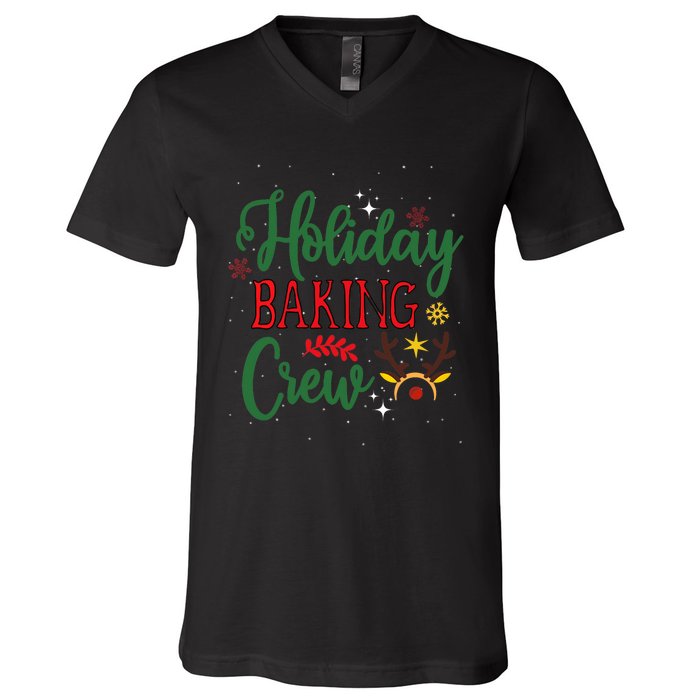 Funny Groovy Xmas Holiday Baking Crew Retro Merry Christmas V-Neck T-Shirt