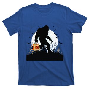 Funny Halloween Bigfoot Trick Or Treating Full Moon Bigfoot Gift T-Shirt