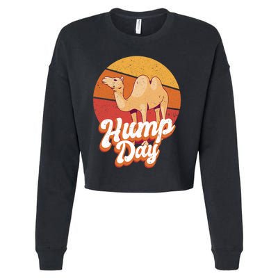 Funny Hump Day Camel Retro Vintage Camel Lovers Cropped Pullover Crew