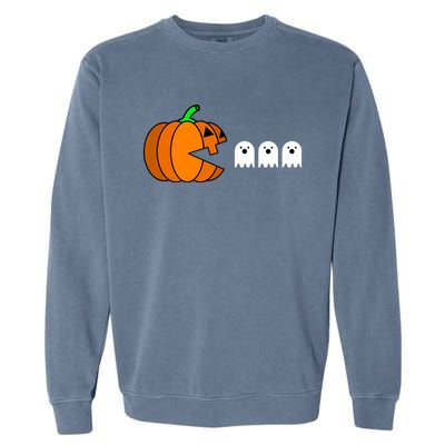 Funny Halloween Pumpkin Eating Ghost Gamer Garment-Dyed Sweatshirt