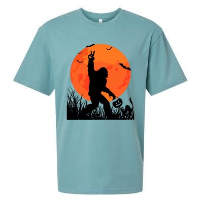 Funny Halloween Rocking Sasquatch Bigfoot Halloween Sueded Cloud Jersey T-Shirt