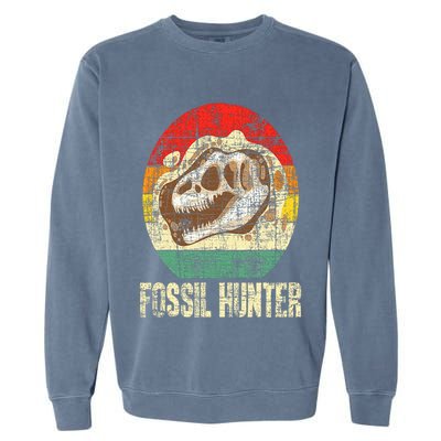 Fossil Hunter Retro Paleontologist Paleontology Garment-Dyed Sweatshirt