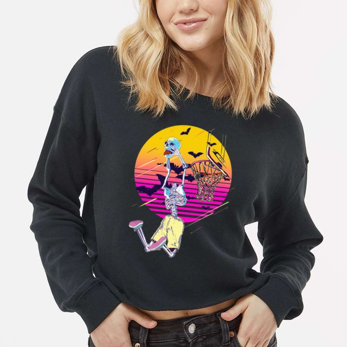 Funny Halloween Skeleton Basketball Player Dunking Skull Cropped Pullover Crew
