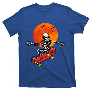 Funny Halloween Skeleton Playing On Skateboard Ghost Gift T-Shirt