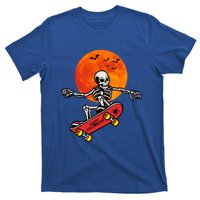 Funny Halloween Skeleton Playing On Skateboard Ghost Gift T-Shirt