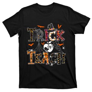 Fall Holiday Thanksgiving Halloween Teacher Trick Or Teach T-Shirt