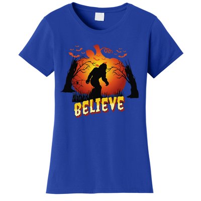 Funny Halloween Yowie Bigfoot Yeti Lover Sasquatch Believer Women's T-Shirt