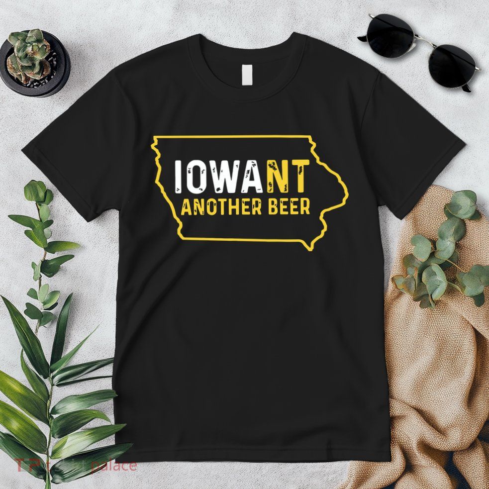Funny Iowa Beer Distressed Iowa State Map Premium T-Shirt