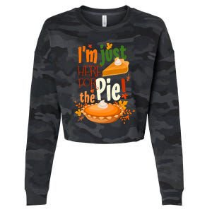 Funny I'm Just Here For The Pie Funny Thanksgiving Pumpkin Pie Cropped Pullover Crew