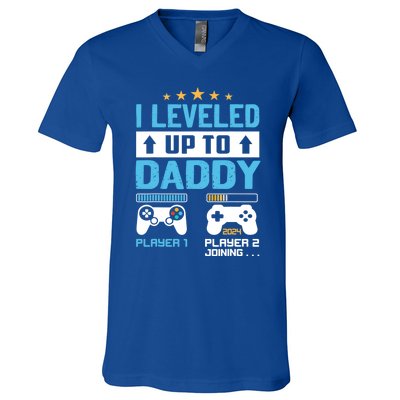 Funny I Leveled Up To Daddy 2024 Video Gamer Soon To Be Dad Gift V-Neck T-Shirt