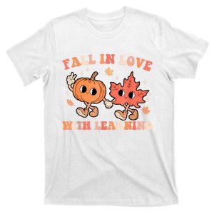 Fall In Love With Learning Fall Teacher Thanksgiving Retro T-Shirt