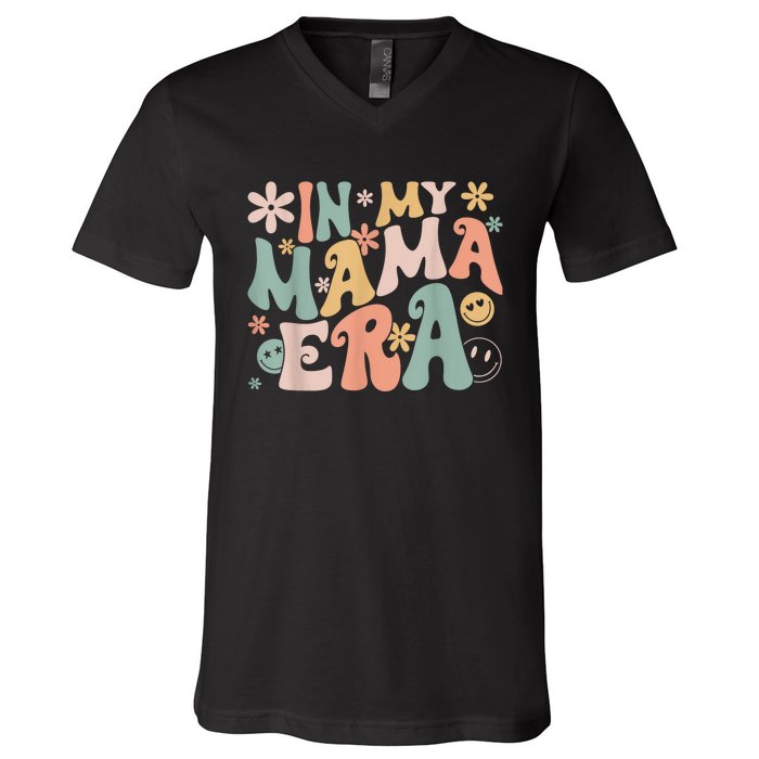 Funny In My Mama Era Lover Groovy Retro Mom Mothers Day V-Neck T-Shirt