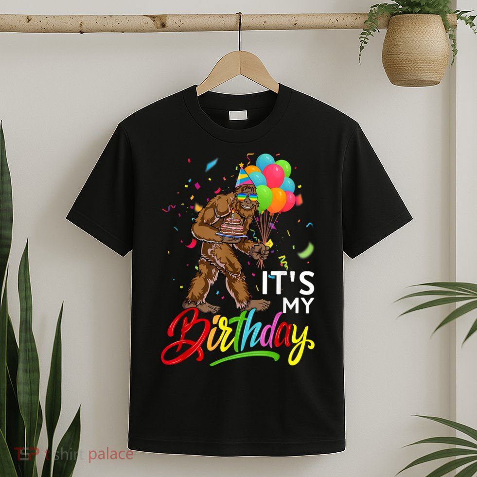 Funny ItS My Birthday Bigfoot Sasquatch Party Celebration T-Shirt