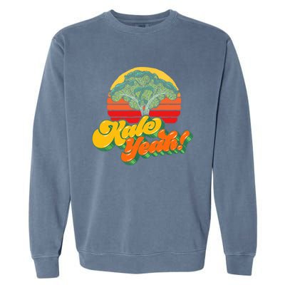 Funny Kale Yeah Gift Funny Vegetable Vintage Retro 80s Sunset Garden Gift Garment-Dyed Sweatshirt