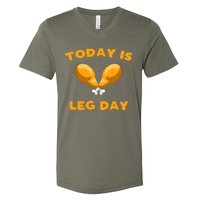 Fun Leg Day Thanksgiving Gifts Pilgrim Costume Turkey Day V-Neck T-Shirt