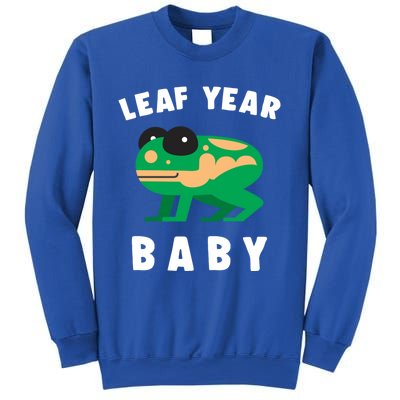 Frog Lovers Leaf Year Leaf Birthday Jumping Funny Gift Sweatshirt