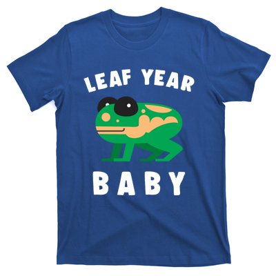 Frog Lovers Leaf Year Leaf Birthday Jumping Funny Gift T-Shirt