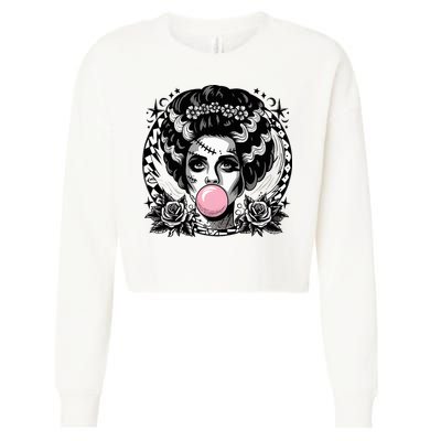 Frankenstein Monster And Bride B.U.B.B.L.E G.U.M Funny Halloween Cropped Pullover Crew