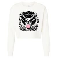 Frankenstein Monster And Bride B.U.B.B.L.E G.U.M Funny Halloween Cropped Pullover Crew